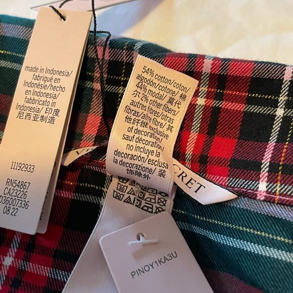 Victorias Secret Flannel Pajama Set NWT - Picture 5 of 9